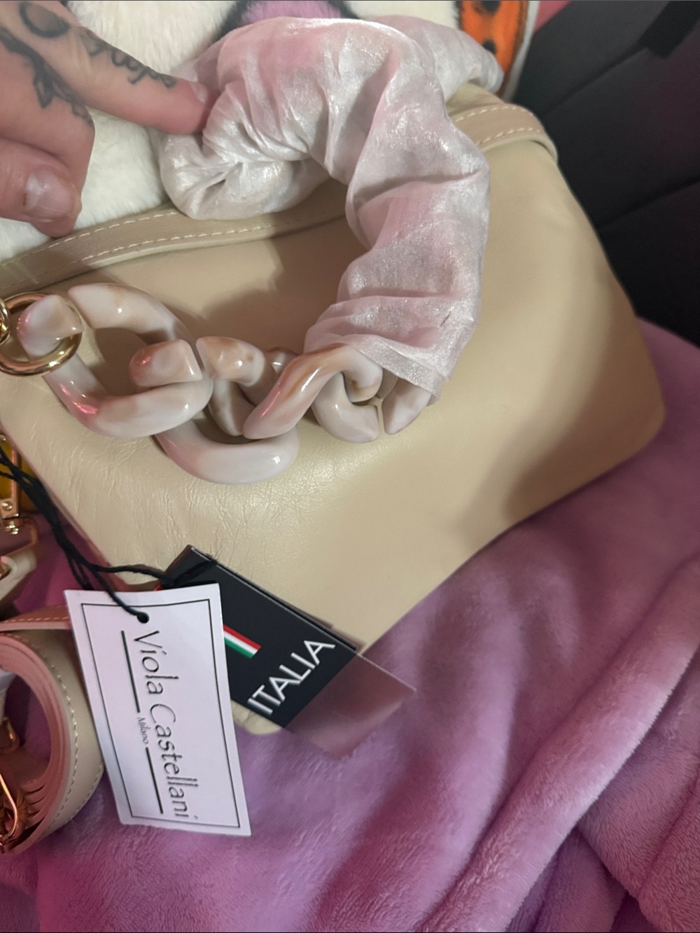 Viola Castellani Cream Shoulder Bag with Chunk Chain Handle